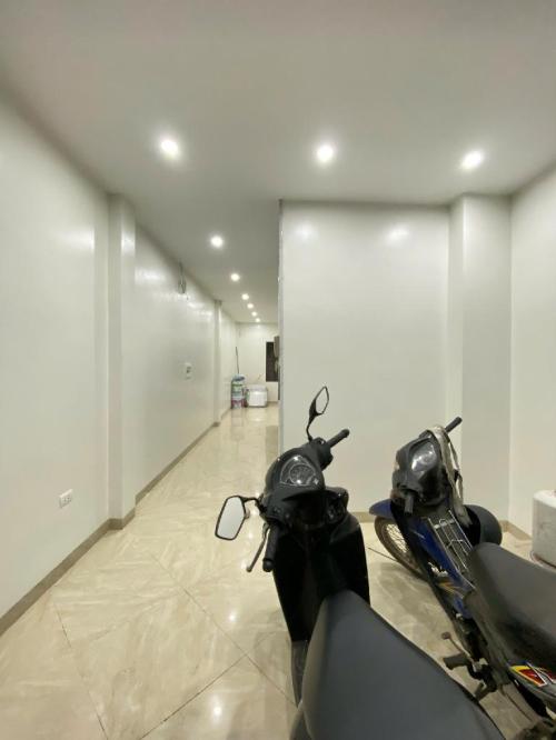 Nhà 3 tầng mới, ngoi lưng đường 6m, bền vững giá tốt - chỉ 7.4 tỷ